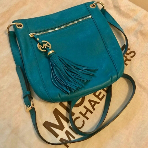 Michael Kors Handbags - Michael Kors crossbody handbag